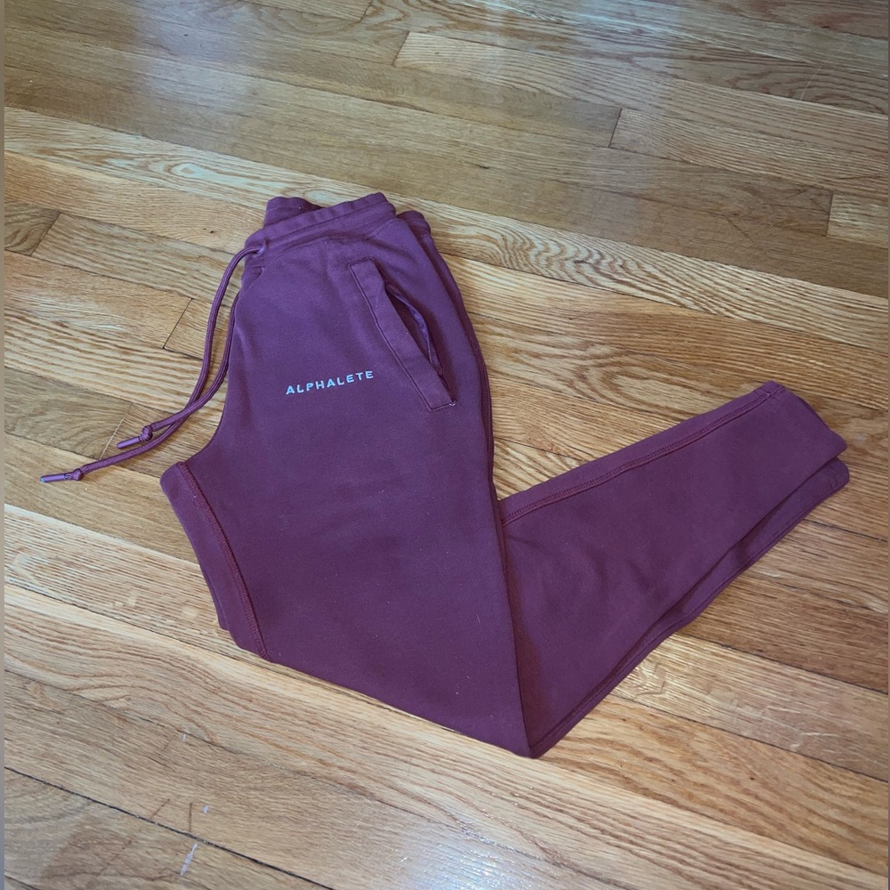 Alphalete Women's Joggers color Oxford Red size x small